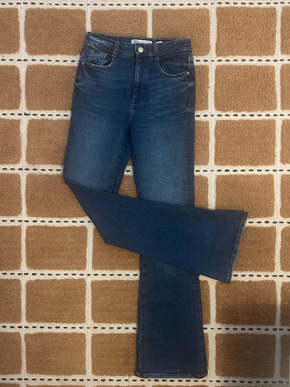 Zara flare jeans size 6 with 32’’ inseam
